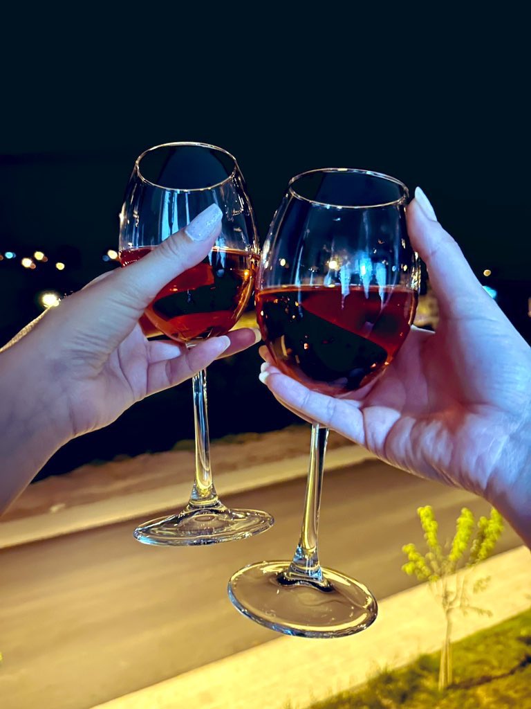 seydaa_gul's tweet photo. Cheers 🥂 https://t.co/e2o4raBagQ