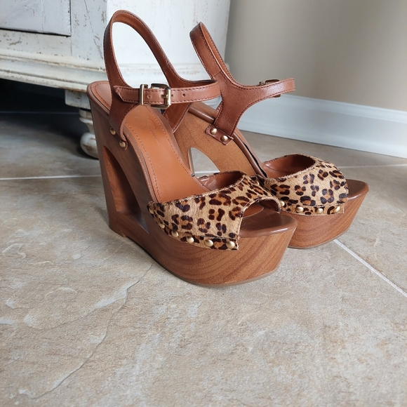 ReaneeRecycled's tweet photo. So good I had to share! Check out all the items I'm loving on @Poshmarkapp #poshmark #fashion #style #shopmycloset #jessicasimpson #texasinstruments #polaroid: https://t.co/qyltVotpFr https://t.co/bF6cFVv11b