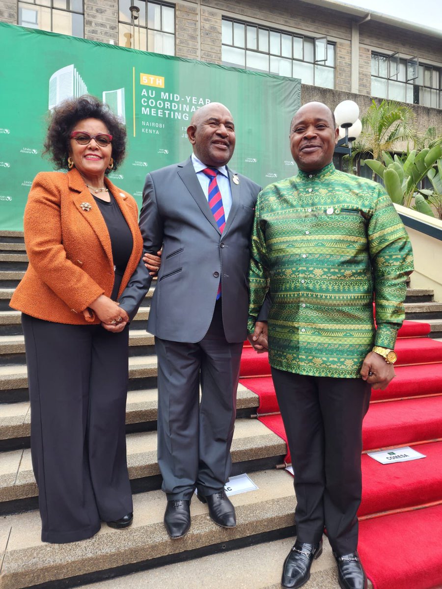 nardosbthomas's tweet photo. This Summit provided my colleagues & I the opportunity to share the critical lessons learned-Regional Integration, Industrialisation & Infrastructure Development, Agriculture & Food Security, Climate Change, Peace Security & Development & #Agenda2063 #FTYIP & #STYIP Priorities https://t.co/YzKyiRK5Lk
