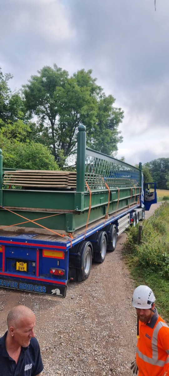 AGDEquipment's tweet image. We thrive on #RestrictedAccess and this one is no exception. Check out the narrow lane!

Once in it was a bit easier. Installing 14 m long ‘H’ beams for @BridgesBeaver with one of our #SMS SGM80 #SideGrip vibros and then driving them to a set with an Inpieq CPE22 #ImpactHammer