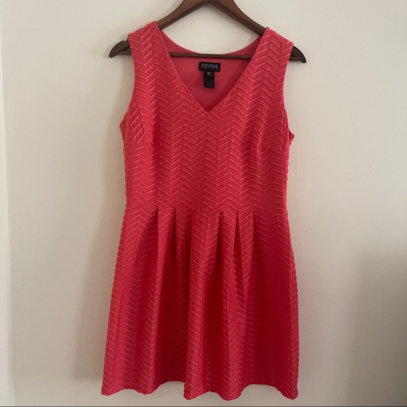 Sing4Life8's tweet photo. So good I had to share! Check out all the items I'm loving on @Poshmarkapp #poshmark #fashion #style #shopmycloset #enfocusstudio #enfocuswomen: https://t.co/UfuNb6xKmm https://t.co/OdhFUiLcpZ