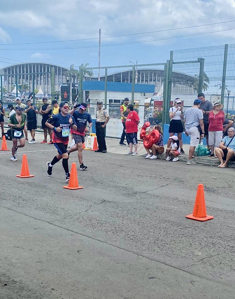 ECardenasVarela's tweet photo. 🏅Es un orgullo para nuestra institución haber obtenido el 1er lugar en la modalidad relevo y la 3era marca global dentro del #Ironman 70.3.

Gracias a nuestro Grupo de Alto Rendimiento, a nuestros 3 equipos por la constancia, fortaleza y disciplina.

¡Juntos llegamos lejos! 🫱🏻‍🫲🏼 https://t.co/IrAkO9mm0P