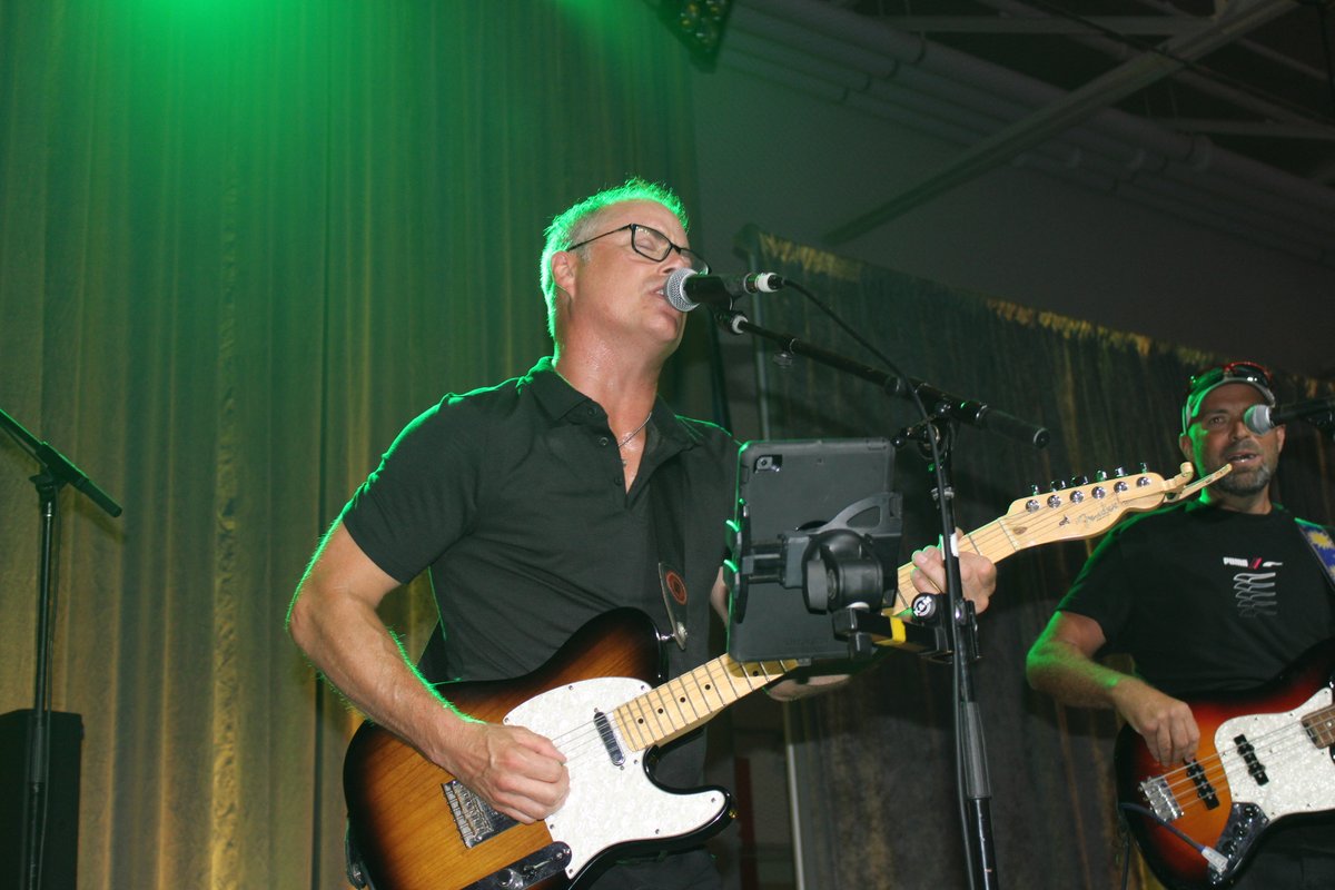 ReprtrPatHealey's tweet photo. The Lounge Flys had the Keith Miller Arena in the East Hants Sportsplex on fire with their music that had plenty up dancing during East Hants #TideFest. The concert was presented by @coldstreamclear; CKG Elevator, and E-Commerce Solutions. #ElmsdaleNS #EastHants https://t.co/FGurW8NFrd