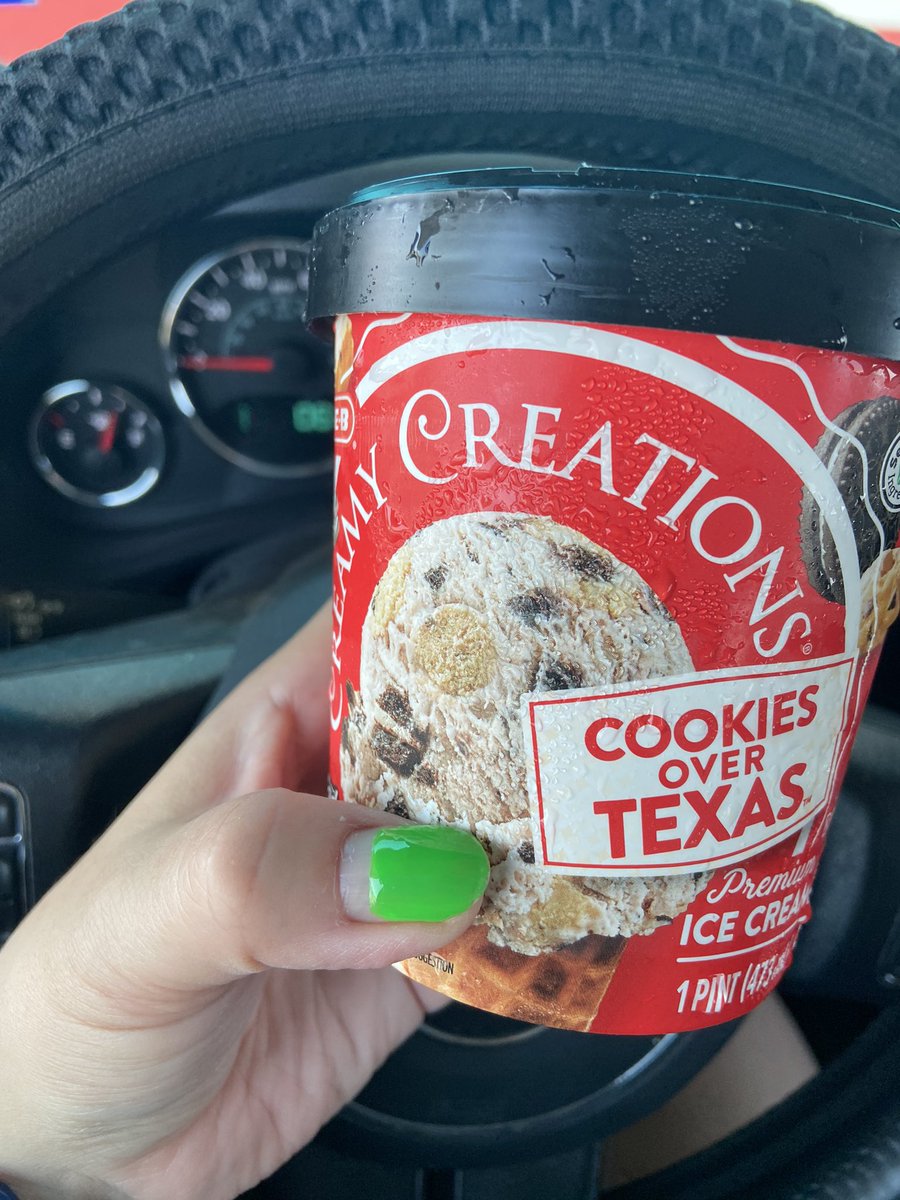 FeliciaRay1001's tweet photo. They gave away free ice cream at the curbside pickup. #NationalIceCream #NationalIceCreamDay https://t.co/09wMSFar1a