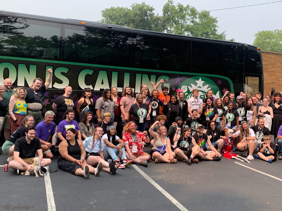 32BJKentucky's tweet photo. We loved hosting @SBWorkersUnited @SunergosUnion and @HBWorkersUnion for our #solidaritysummer BBQ! #UnionsForAll https://t.co/rCkuVdFfXm