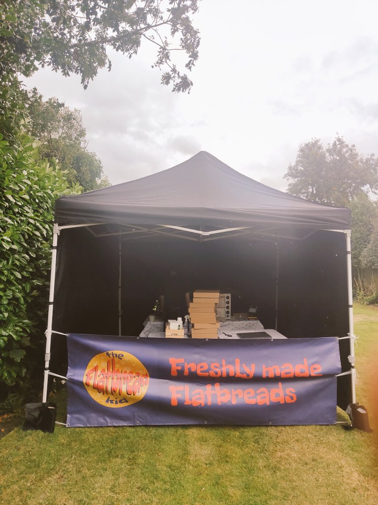 We had the pleasure of doing some scrumptious pizza for a party in sale last night, lovely people, lovely food, lovely night 😋🍕🥙
#neopolitanpizza #eventcaterer #flatbreads #flatbreadkid