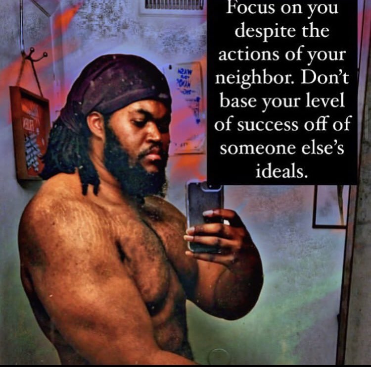 What’s your vision ? 

#blackman #blackmenstyle #locs #dreadlocks #locs4life #tall #chasingdreams #individuality #selflovejourney #journey #loveyourself #strengthtraining #weightlifting #advice #selfhelp