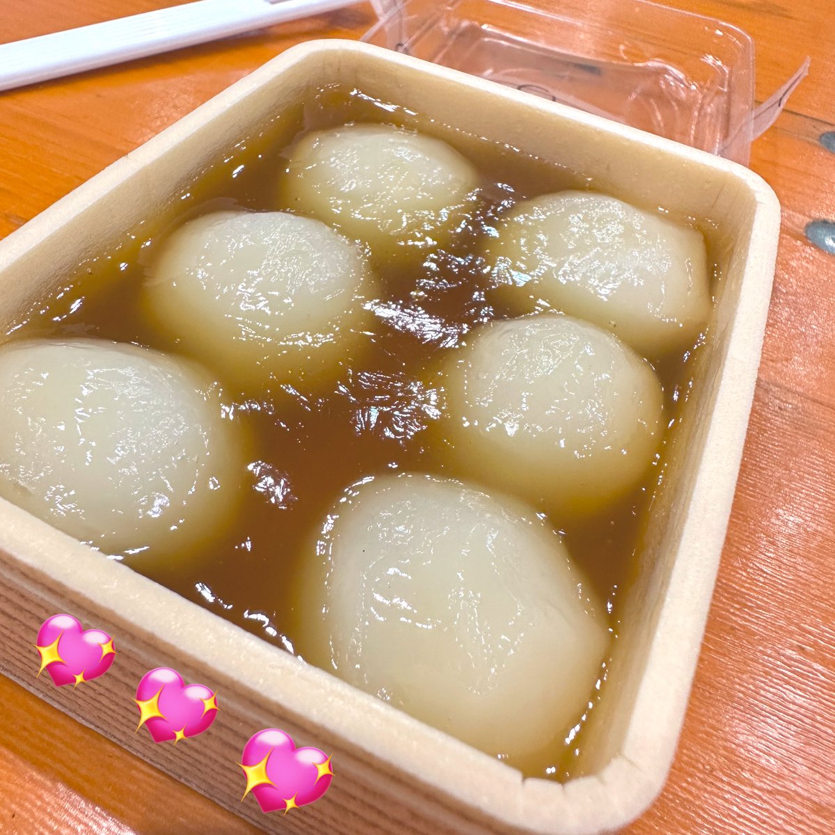 フェスで食べたものご紹介🧚‍♀️
『生チョコジェラート』と『みたらし団子』🥰

<a href="/libe_uro2gelato/">ウロウロジェラート＠リベ大フェスNo.173</a> 

ジェラートはさっぱりやけど味しっかり🍫✨
だけどみたらし団子🍡が特に美味しかった！
もちもちしすぎてなくて、かなり好みでした☺️💞
みたらし絶対食べた方がいいですよー！😎✨

#リベ大フェス2023