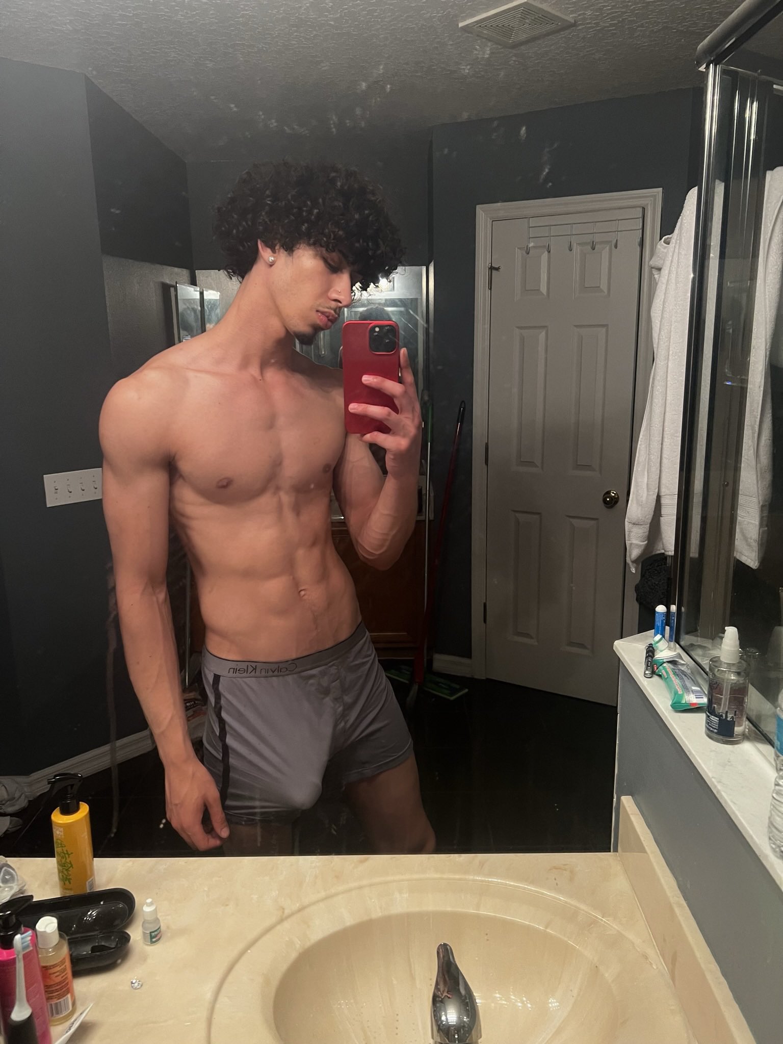 Curlypapiflaco - Elijah on X: certified skinny back breaker t.co5B4j6kBdTp ...