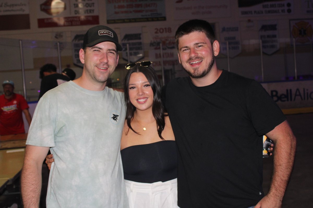 ReprtrPatHealey's tweet photo. Plenty of smiles at the concerts Friday night featuring 100 Proof and The Lounge Flys, presented by @coldstreamclear CKG Elevator and E-Commerce Solutions at East Hants #TideFest. Watch for photo coverage this week on #TheLakerNews website. #ElmsdaleNS https://t.co/BlhjIZpY4Q