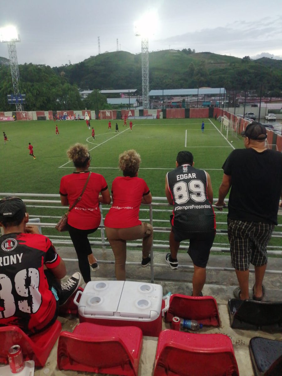 Don_Data_'s tweet photo. Ahí estuvimos #SoyAKD #VamoSporting @BarraAcademica https://t.co/zF9j08QCf9
