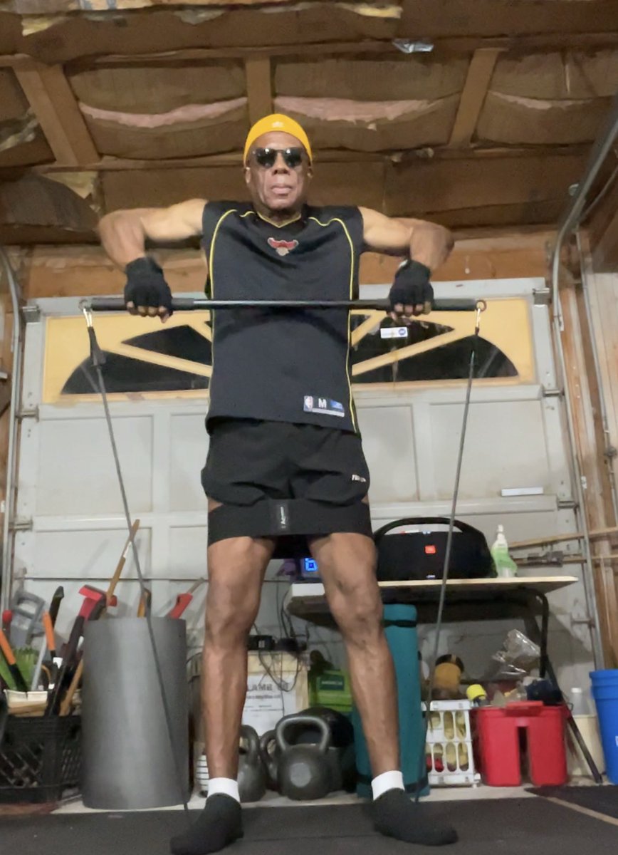 hustonmckinney's tweet image. #FitnessForLife #6January 1959 
You’re probably not short on ya #Zinc, hopefully.
You may be short on ya #Magnesium, hopefully not.
In either case, make sure U’r respecting the #Zinc &amp;amp; #Magnesium. They’re NEEDED powerhouse minerals.
Irritable? ✅ Zinc.
Can’t sleep? ✅ Magnesium.