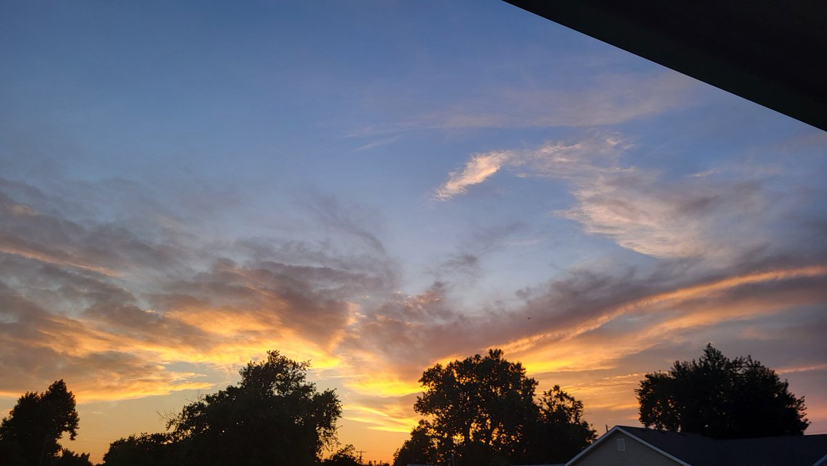 FMRangerFan's tweet image. #SunsetAlert, Oklahomies! #oklahomasunset