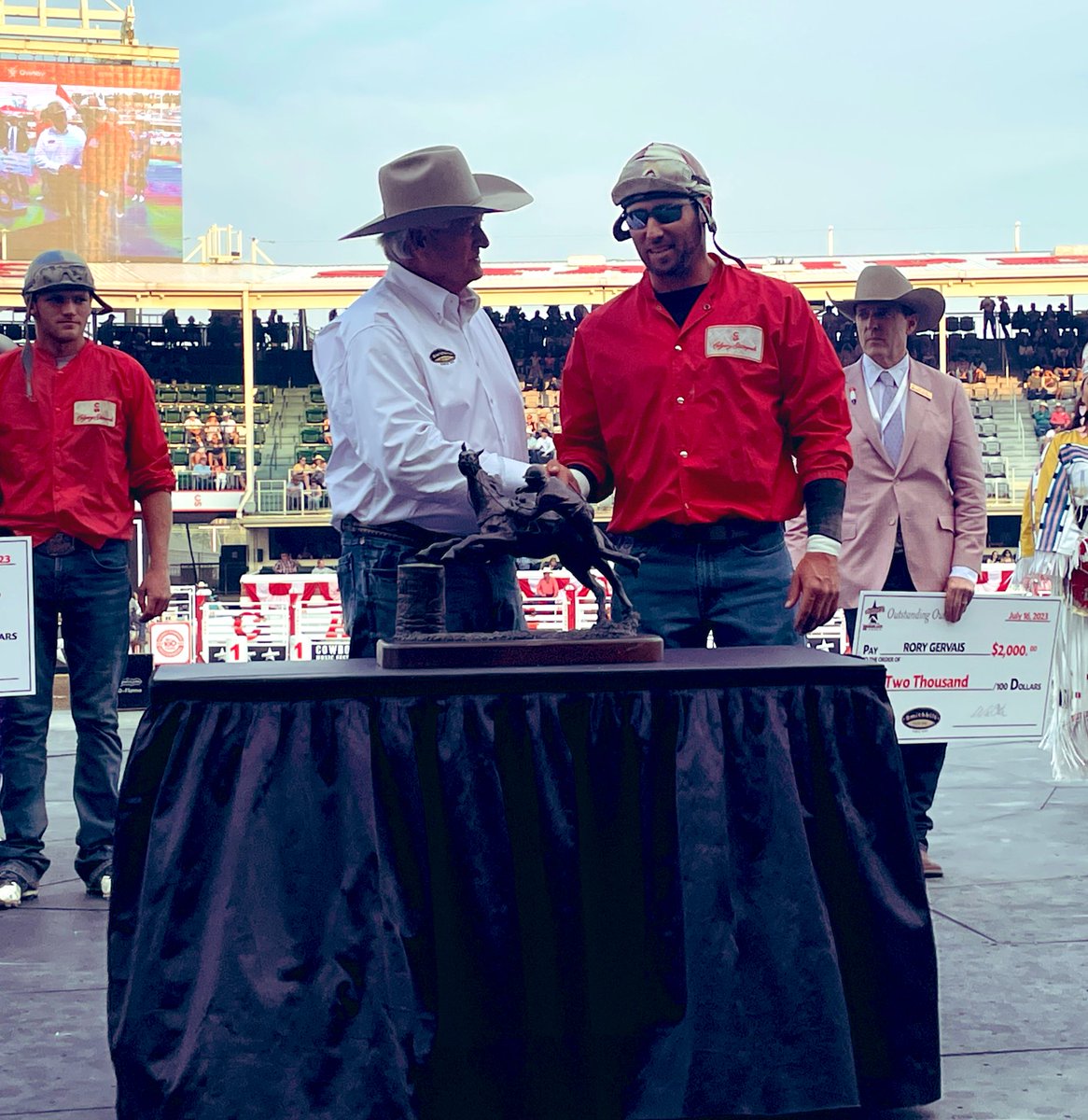 CSchuckwagons's tweet photo. Congratulations to Rory Gervais for winning the ATCO Outrider Award for the 2023 Cowboys Rangeland Derby! Coming in 2nd is Tray MacGillivray and 3rd is Ethan Motowylo! 🎉

#CSChuckwagons #CalgaryStampede #100YearsOfChuckwagonRacing #CenturyOfChuckwagonRacing https://t.co/mZYMHAnY1D
