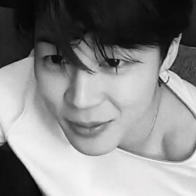 rmonvera's tweet photo. jikook au • é o trem 

onde jk sempre procura jm quando tá estressado por causa do plantão pq sabe que ele o ajuda a relaxar...isso até o dia em que jm decide que não quer mais ser um casinho escondido de bandido https://t.co/9yTqDahLWx