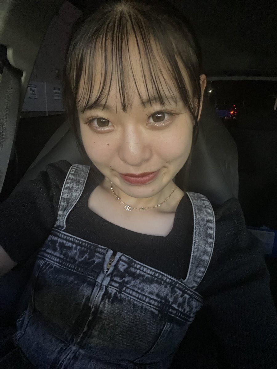 Sc_ii00's tweet photo. お気に入りのお洋服とネックレス💜💙🩵 https://t.co/Tq3T85QwYA