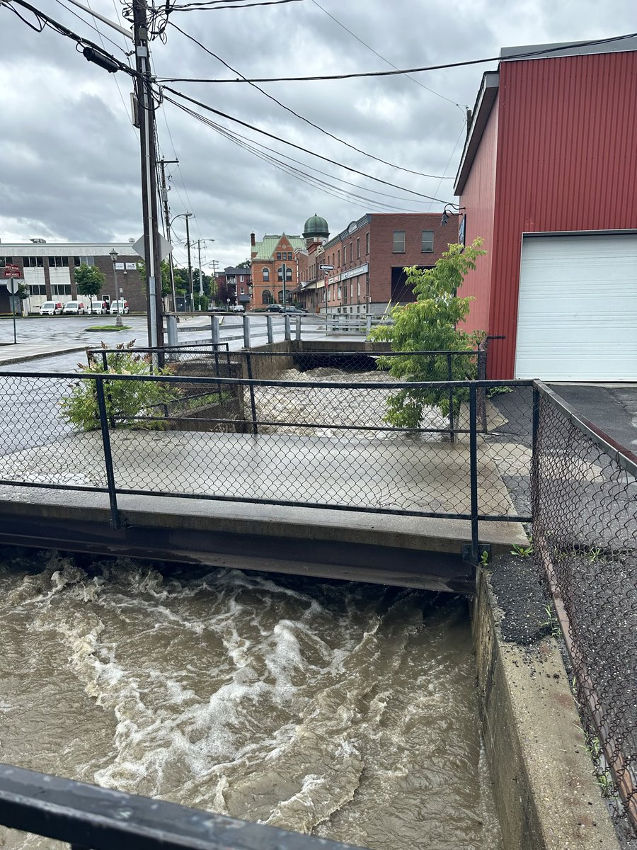 RaynaldDrolet's tweet photo. #Coaticook #flood #Meteo https://t.co/g3qBSgjql2