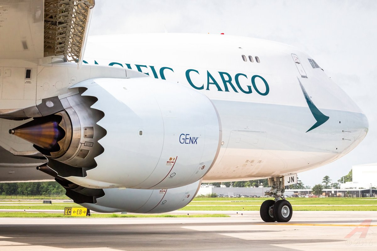 Astro95Media's tweet photo. Old vs New ... 

1. 20 August 2016 - B-LJN's first visit (age 15 days) as the first 747-8 in CX's new livery.

2. 13 July 2023 - B-LJN's most recent visit (age 7 years) as the first 747-8 with CX's new branding.

Full circle!

#AvGeek https://t.co/b6XBRD79XG