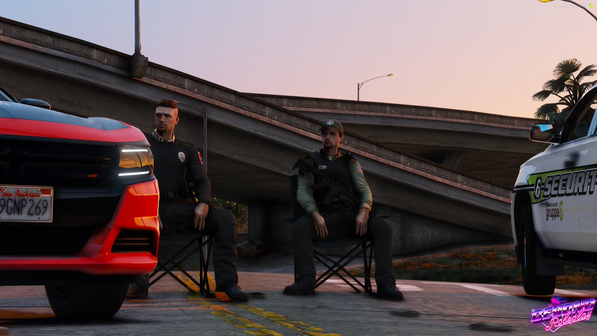 beyondrp_'s tweet photo. Gruppe Sechs security and Lock&amp;Load security waiting for the police to be done on their location Pic credit Robert K. Civ-6 #BRP #Civ #FiveM https://t.co/ybxFPRFXPM