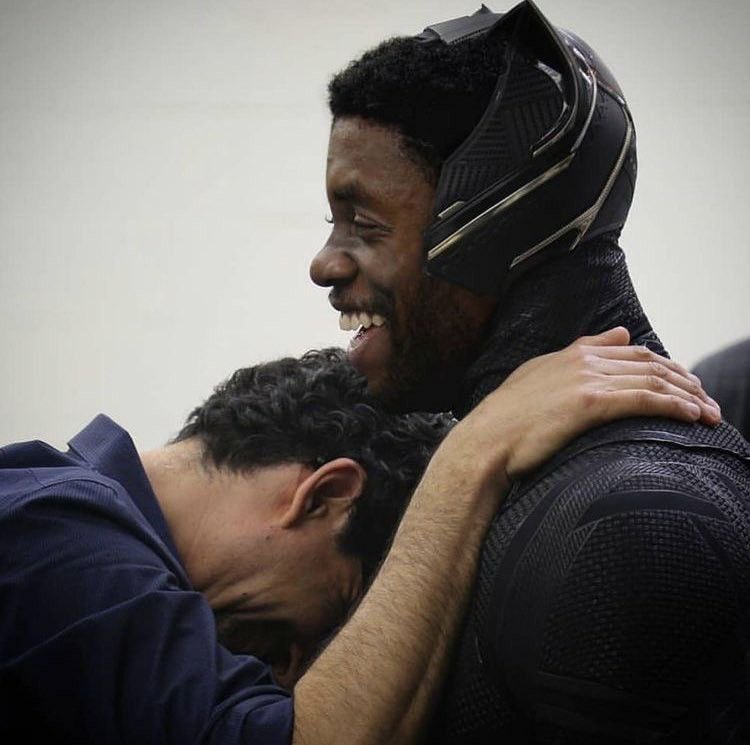 RT @CastMcu: Chadwick Boseman costume fitting for Captain America: Civil War. https://t.co/WxUITdf4Od