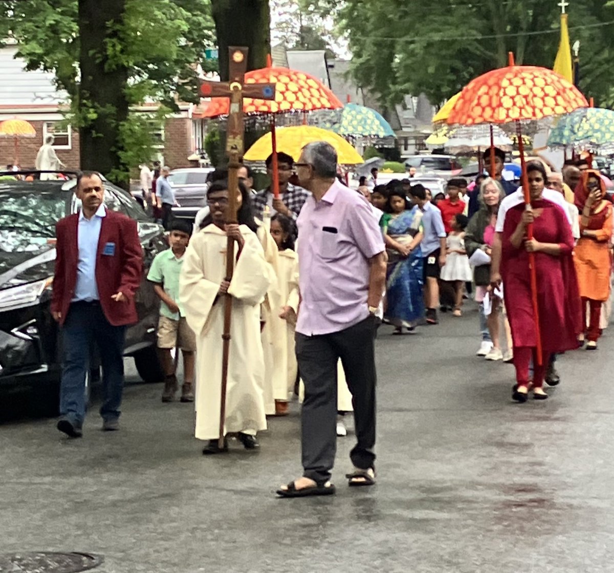 NYPD105Pct's tweet photo. Our Patrol and Auxiliary Officers joined Our Lady of Snows for their annual St. Alphonsa Parade earlier today. #Auxiliary #PBQS https://t.co/UODFp3JfUC
