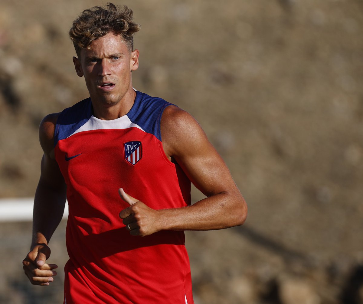 theLemaradona's tweet photo. Day 148 of tweeting until I get Marcos Llorente signed shirt, our legend and my hero!

@marcosllorente I appreciate everything you do for the club, your performances and passion 🇪🇦❤️‍🔥 I would be really happy if you gave me your signed shirt! 👕❤️🤍

Gracias Llorente! @Atleti https://t.co/eteF2J8VBQ
