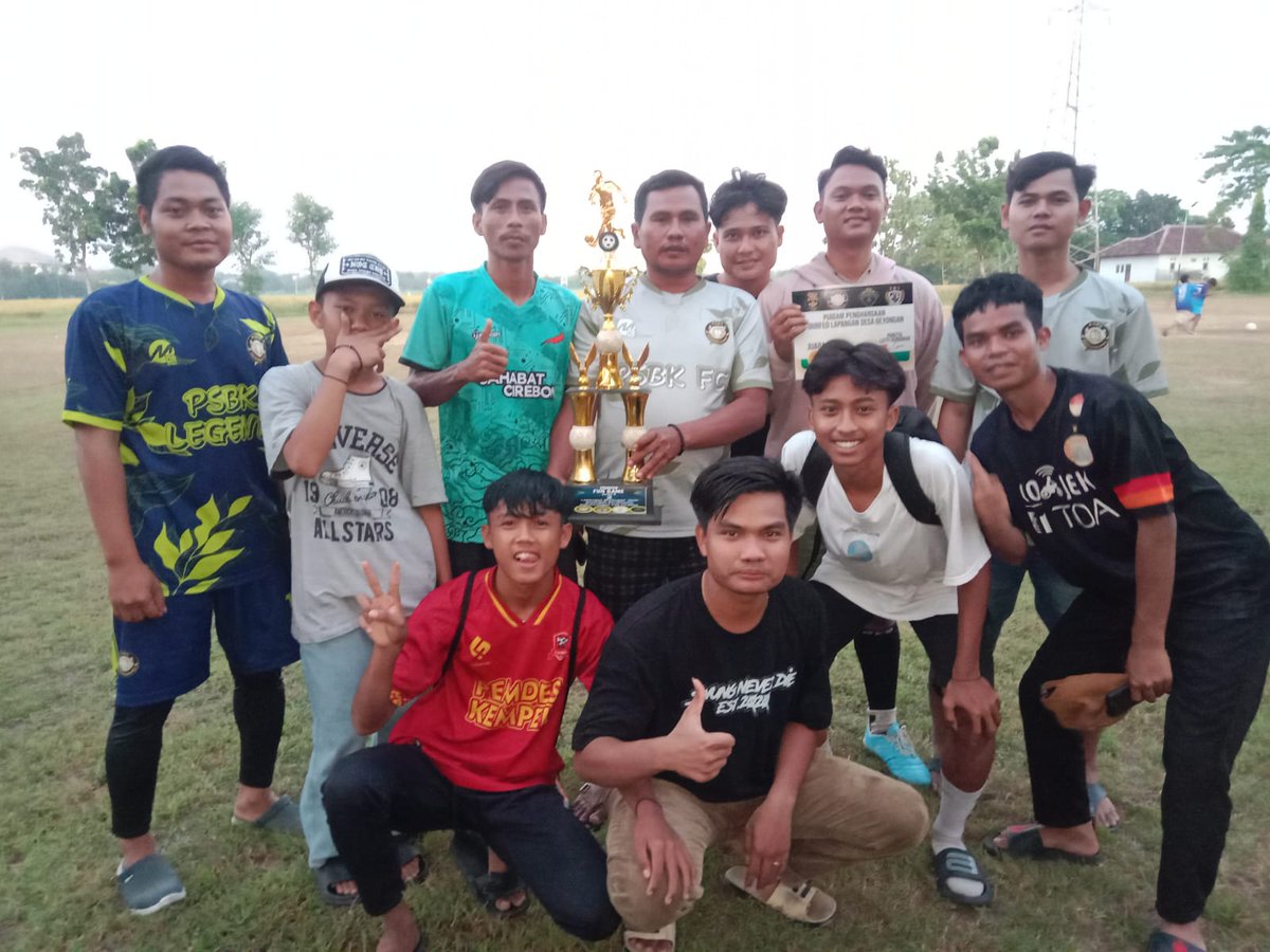 Alanrah98081457's tweet image. Alhamdulillah PSBK Kedongdong juara 2 Semoga Makin Terus menjadi yang terbaik untuk Kedepannya ⚽👍🙂🤝
Selamat pagi Sahabat 🙂
#PSBK
@SahabatCirebon