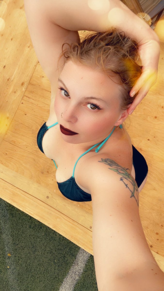 kinkerbell420's tweet photo. Saturday swim session with my friends, I took some sexy selfies after, see them on my onlyfans https://t.co/ySUmInEVhz
#swimsuit #milf #onlyfans #sexy #sexyselfie #milfsdoitbetter https://t.co/bFFtfU2iEZ
