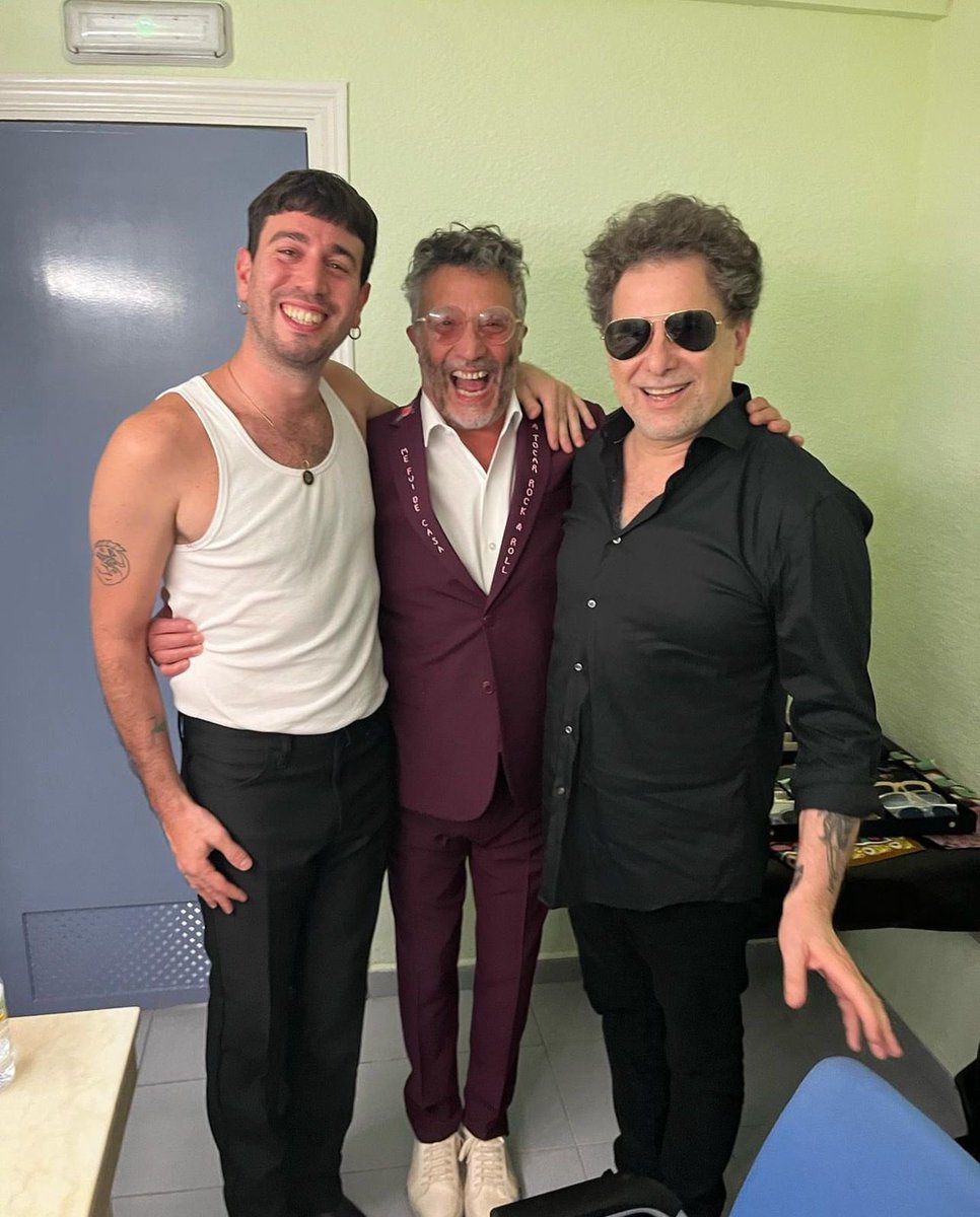 La rueda mágica- Cartagena 23- Calamaro/Sujatovich/Paez 
<a href="/calamarooficial/">Andres Calamaro</a> <a href="/conociendorusia/">Conociendo Rusia</a>