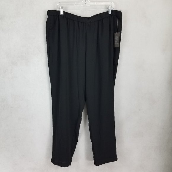 Zydre9's tweet photo. So good I had to share! Check out all the items I'm loving on @Poshmarkapp from @AClosetinCali #poshmark #fashion #style #shopmycloset #vincecamuto: https://t.co/K1wyU45CEH https://t.co/NEJjCfsa8w