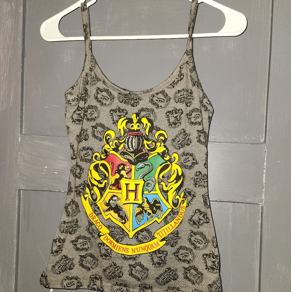 designsbyddt's tweet photo. So good I had to share! Check out all the items I'm loving on @Poshmarkapp #poshmark #fashion #style #shopmycloset #janieandjack #reellife #universal: https://t.co/B2lNXkxtND https://t.co/lcJYrRzdAk