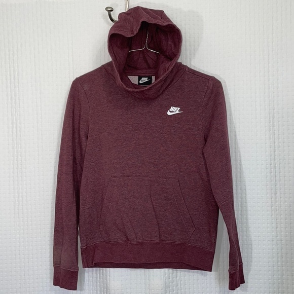 amromiami's tweet photo. So good I had to share! Check out all the items I'm loving on @Poshmarkapp from @kj718 #poshmark #fashion #style #shopmycloset #americaneagleoutfitters #hollister #nike: https://t.co/U5Z3pTA8iv https://t.co/rfQehKPwjT