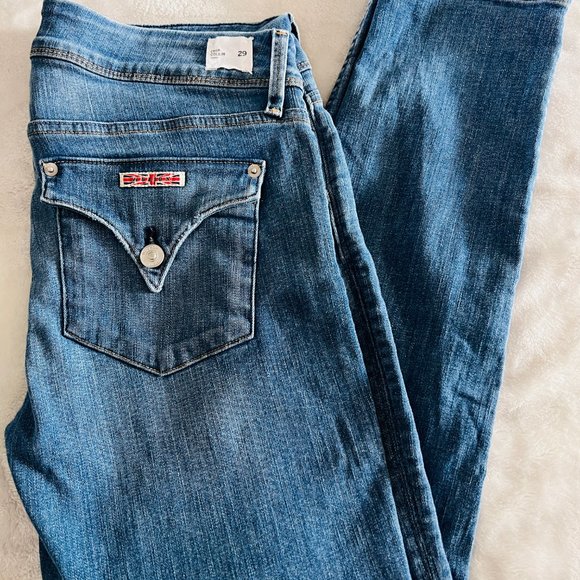 Beaver_beave's tweet photo. So good I had to share! Check out all the items I'm loving on @Poshmarkapp #poshmark #fashion #style #shopmycloset #hudsonjeans #pureenergy: https://t.co/PppKudyZN3 https://t.co/XPeAqB7Cdb