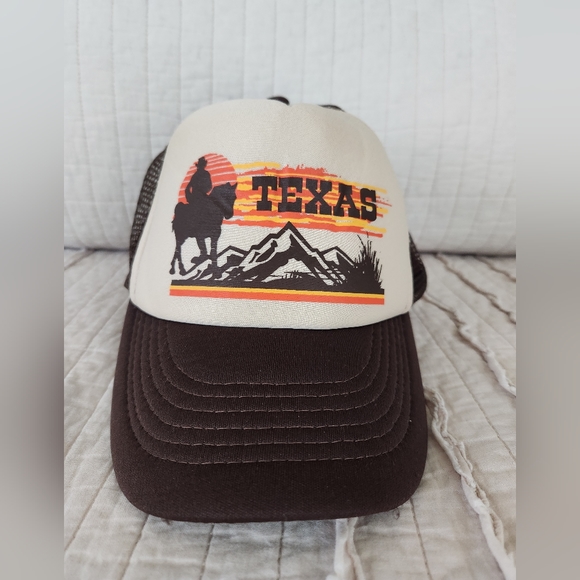 spoolovecleo's tweet photo. So good I had to share! Check out all the items I'm loving on @Poshmarkapp #poshmark #fashion #style #shopmycloset #thekooples #legend #cobra: https://t.co/umkf2YXp9K https://t.co/ZAXUR9VcMj