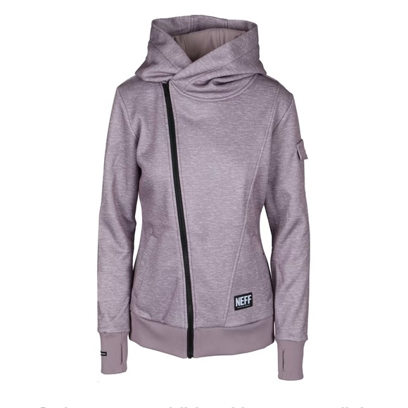 So good I had to share! Check out all the items I'm loving on <a href="/Poshmarkapp/">Poshmark</a> from <a href="/AlyssaRecchia/">Alyssa Recchia</a> #poshmark #fashion #style #shopmycloset #skims #neff: posh.mk/53yALrICuBb