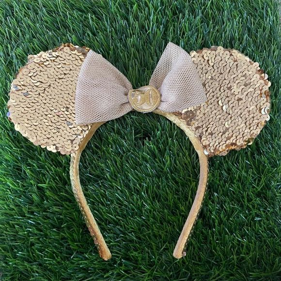 SheilaMHawk's tweet photo. So good I had to share! Check out all the items I'm loving on @Poshmarkapp #poshmark #fashion #style #shopmycloset #therollingstones #disney #sundance: https://t.co/qadlrPiYTK https://t.co/EIOeadnrE6