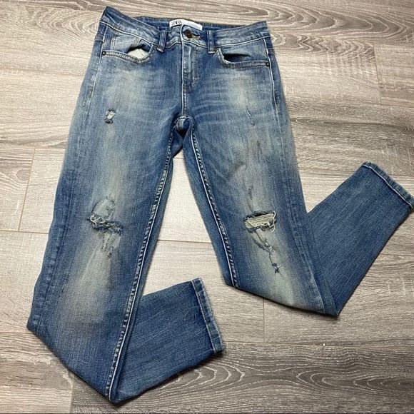 EBCoops's tweet photo. So good I had to share! Check out all the items I'm loving on @Poshmarkapp #poshmark #fashion #style #shopmycloset #ragbone #zara #joie: https://t.co/UqPF70cGez https://t.co/igp1tbXyF8