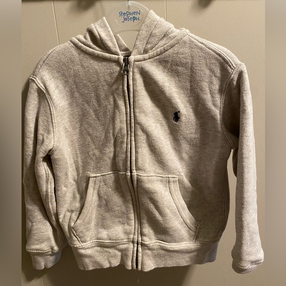 Gizshmax0902's tweet photo. So good I had to share! Check out all the items I'm loving on @Poshmarkapp #poshmark #fashion #style #shopmycloset #polobyralphlauren #parker #boutiqueessentials: https://t.co/wmBsoUc1Q7 https://t.co/2v46krJsxK
