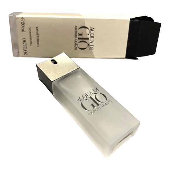 So good I had to share! Check out all the items I'm loving on <a href="/Poshmarkapp/">Poshmark</a> #poshmark #fashion #style #shopmycloset #lovetree #giorgioarmani: posh.mk/oXIPCFMCuBb