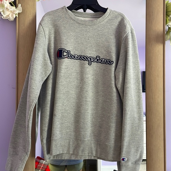 TheGCrew1's tweet photo. So good I had to share! Check out all the items I'm loving on @Poshmarkapp from @abyrneplus #poshmark #fashion #style #shopmycloset #champion: https://t.co/enuC9j1PVX https://t.co/cwwNQbf7T0