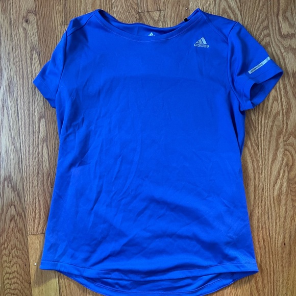 CaitlynL02's tweet photo. So good I had to share! Check out all the items I'm loving on @Poshmarkapp #poshmark #fashion #style #shopmycloset #americaneagleoutfitters #adidas: https://t.co/ctysCo6fBN https://t.co/vKIv1bKDHU