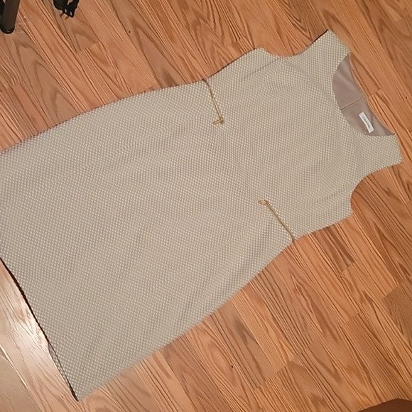 GROD7615's tweet photo. So good I had to share! Check out all the items I'm loving on @Poshmarkapp #poshmark #fashion #style #shopmycloset #express #dressbarn #calvinklein: https://t.co/NdLxdiQIbH https://t.co/zDdJXRwb5c