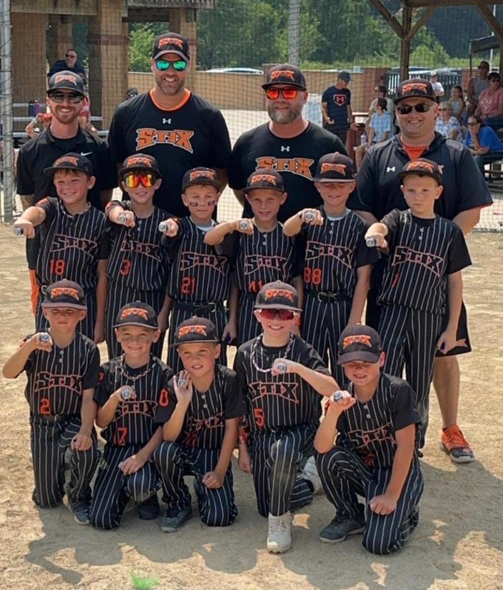 StixThunderStix's tweet photo. 8u Stix finished the season on a high note!  Runners Up at the Eastern Iowa Hustle Tournament in Dubuque.  Finished a great season at 15-17-1. https://t.co/88ppYEEAqr