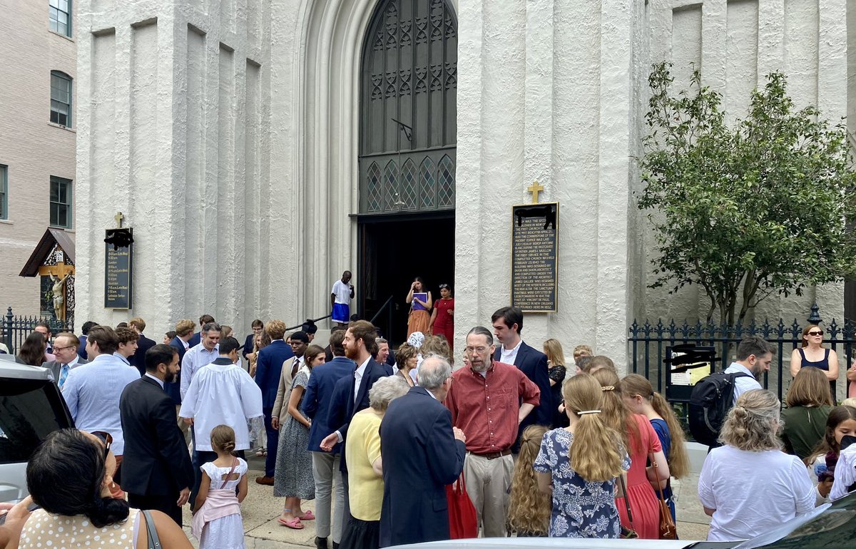 RaymondArroyo's tweet image. On the second anniversary of Traditiones Custodes- the Pope’s legislation restricting the Traditional Latin Mass- how comforting it was to see hundreds of young people and families after a Tridentine Mass today.  This is not ideology, or politics. It’s called a youthful faith.