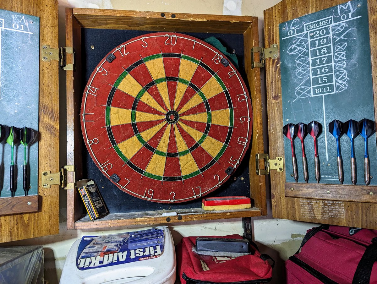 pitstoppeople's tweet photo. We finally freed the dart board from behind the stack of boxes in the garage. It's the perfect, anytime pitstop. 😊✌️ Darts anyone?
#darts #dartboard #pitstop #games #relaxandrecharge https://t.co/KfgkOGmTaG