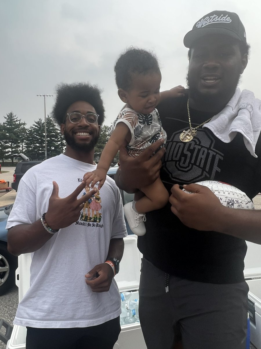 TJ with Ben Davis Legends Cincinnati Bengals RB @Kidnplay_abc123 and Cleveland Browns OL @dawandj79 lil man was crying but he’ll love these throwbacks one day. I put you around legends son, you have no choice but to be great #TevinStuddardJr Dawand reactions were hilarious lol