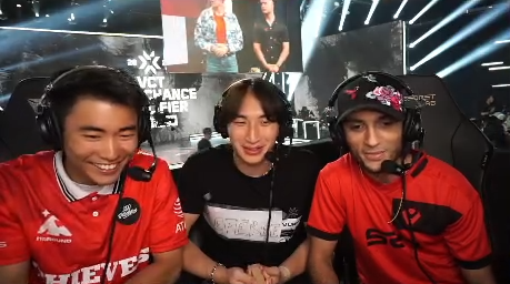 THE BOYS ARE AT THE ARENA FOR SENTINELS VS 100T

WE'RE CHEERING FOR THE RED TEAM