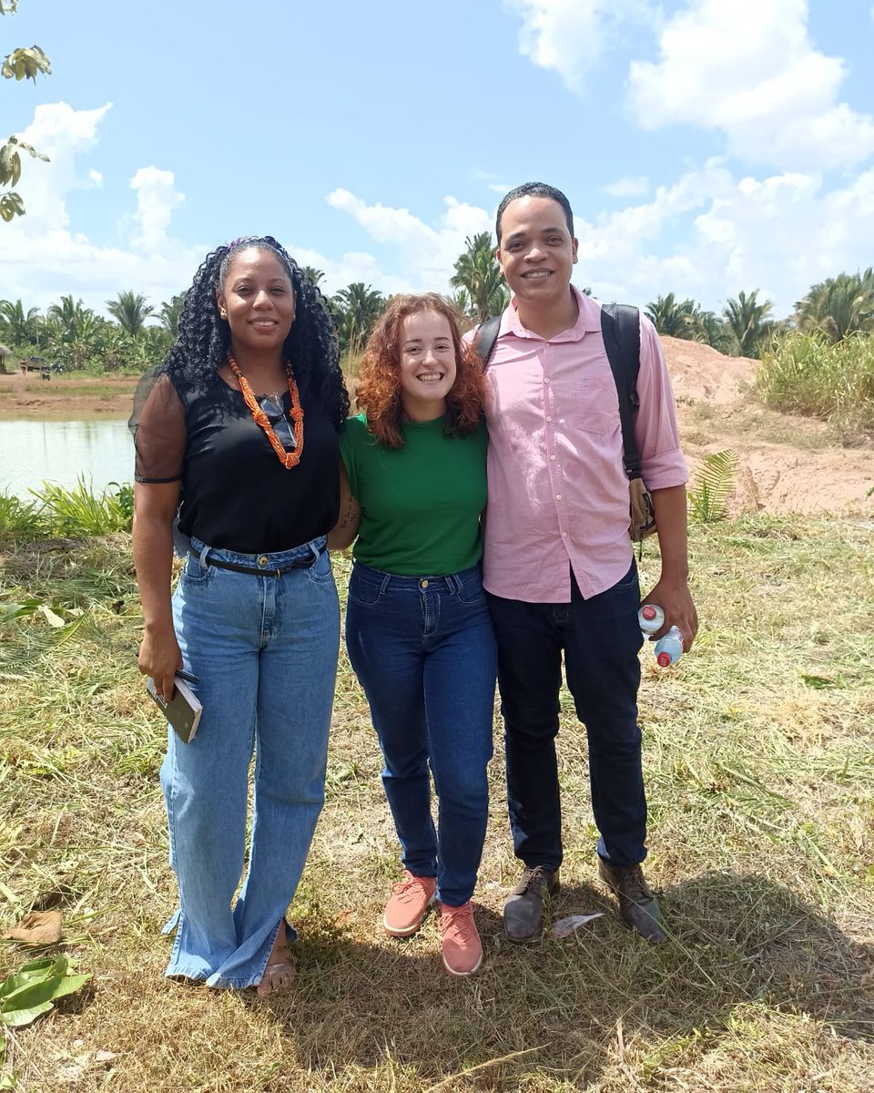 erikmoraesadv's tweet photo. Não posso encerrar esse final de semana sem agradecer a essa parceria na defesa pelos direitos humanos!
Dra's @DerlianeSantos e @aanaclaracorrea, você são tudão! ✊🏾🔥
#ComissãodeDireitosHumanos #OABMA #MatõesdoNorte #ComunidadeUnião #Maranhão https://t.co/CtRAZq6rcE