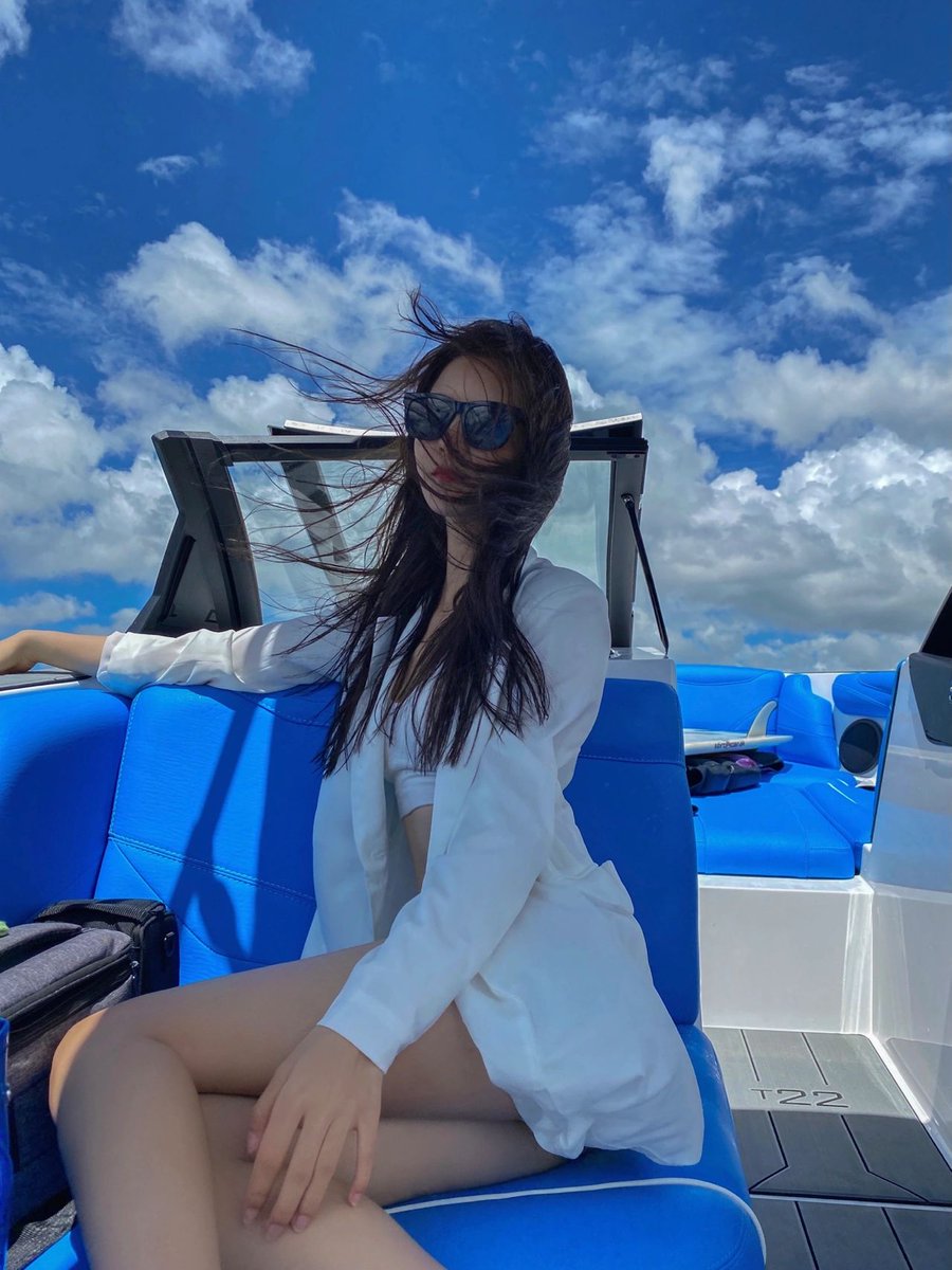 Luisa3548's tweet image. . ☁︎ - blue sky, white clouds, sea 𖠳ᐝ #RomanticLifeDocumenter #NotesInspiration #SeasideCopywriting #GentleCureCopywriting