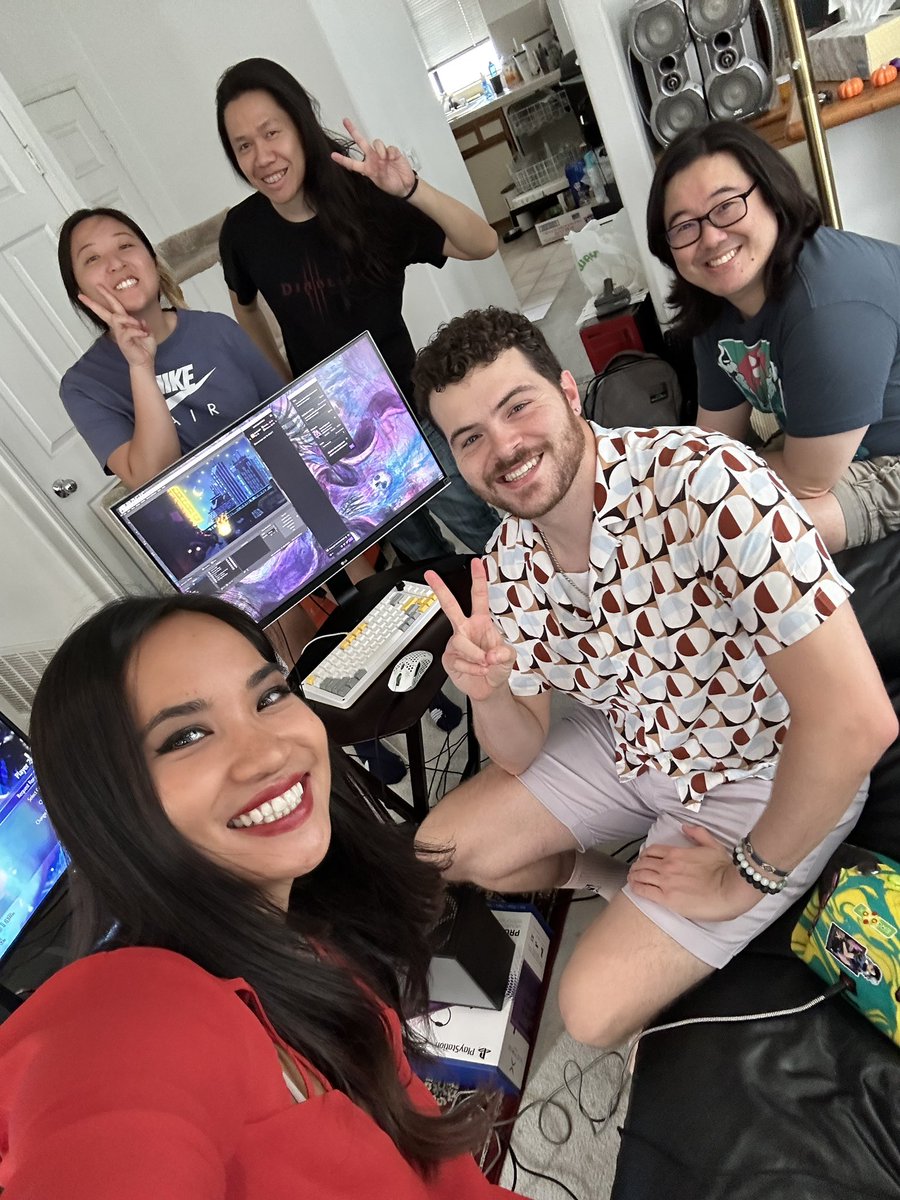 I am in Los Angeles !!! ✌️

Streaming some #StreetFighter6 offline session with <a href="/sherryjenix/">Sherry Nhan</a> <a href="/AlexMyersFGC/">Alex Myers</a> <a href="/jchensor/">James “jchensor” Chen</a> <a href="/eliverling/">Eliver Ling</a> <a href="/HappyStupendous/">Frankie Lee Jr</a> <a href="/bryanpapa/">Papa</a> ! 

S’il y en a qui sont réveillés à cette heure ci, je fais une session avec la commu de LA !

➡️ Twitch.tv/KayaneTV